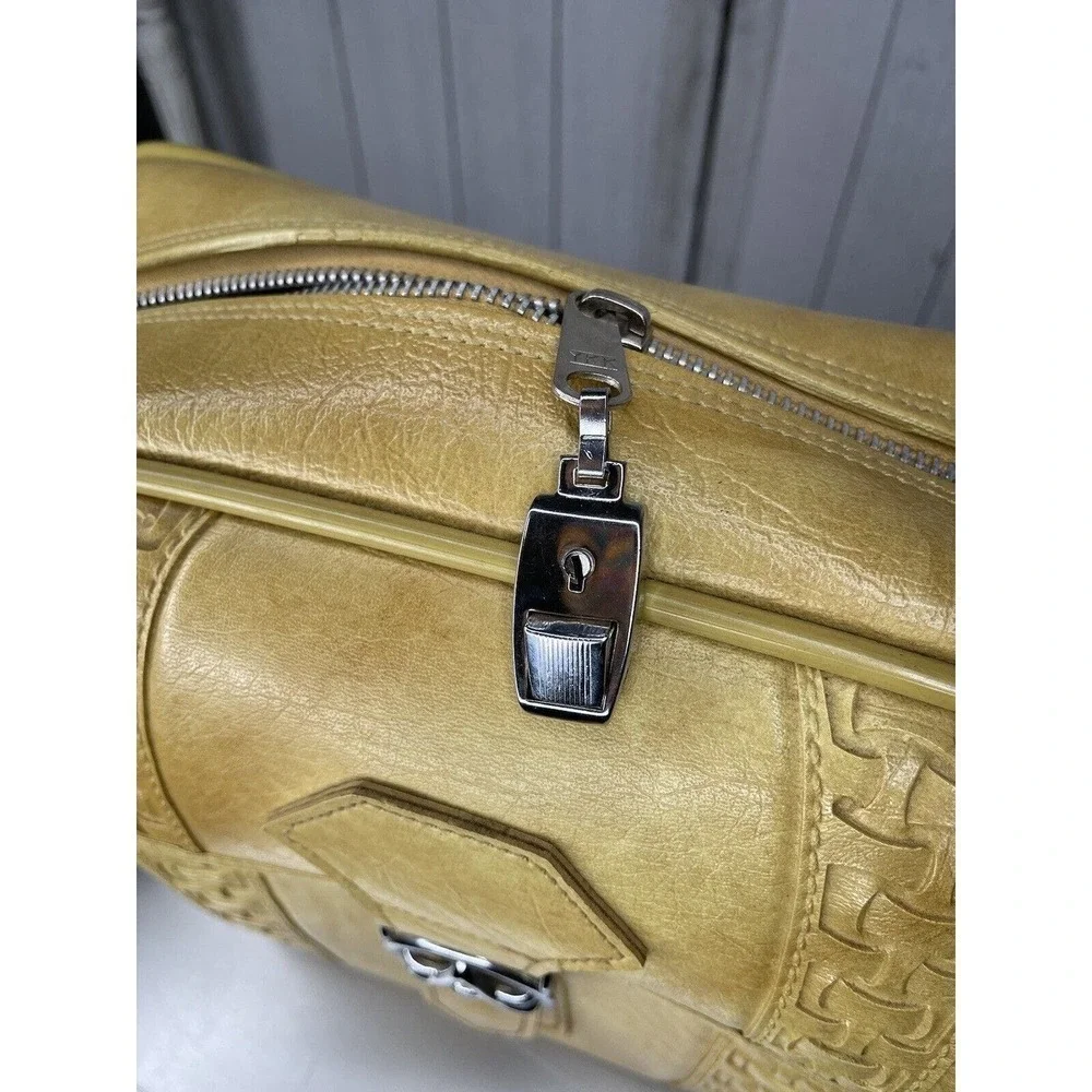 Vintage American Tourister 1975 HARVEST GOLD Carry On Travel Bag Weekender